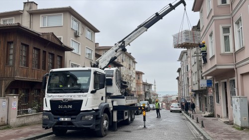 Aziz Mahmud Hüdayi Vinç Kiralama